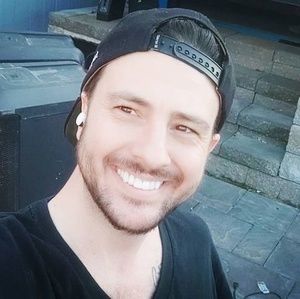 Meet your Posher, Jonny